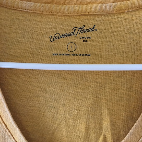 Universal Thread V- Neck - Picture 3 of 3